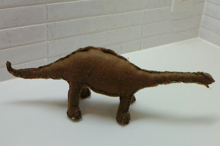 みなさんが作ったぬいぐるみ　恐竜　アパトサウルス