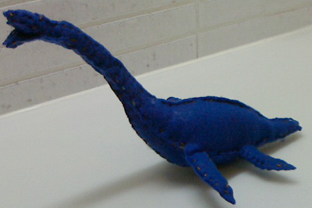 みなさんが作ったぬいぐるみ　恐竜　エラスモサウルス