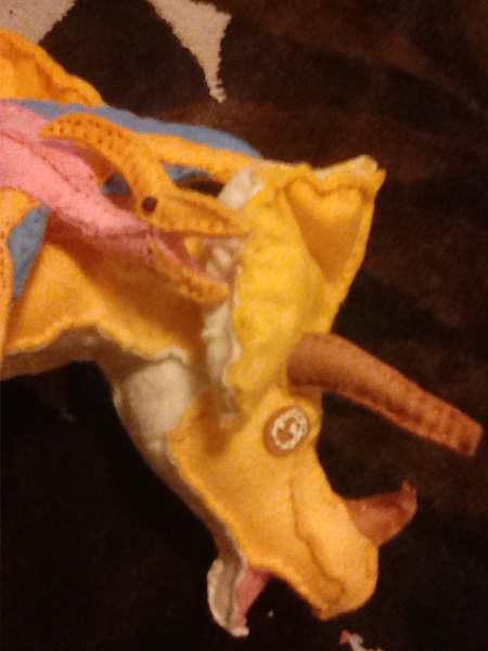 みなさんが作ったぬいぐるみ　リアル恐竜シリーズにアレンジを加えた、ぬいぐるみ作品です。