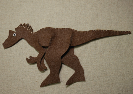 フェルトの恐竜アロサウルスSDの作り方06