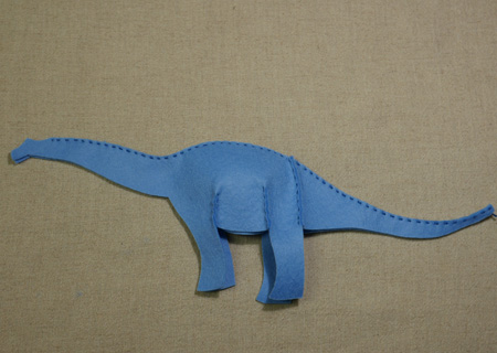 フェルトの恐竜アルゼンチノサウルス２の作り方09