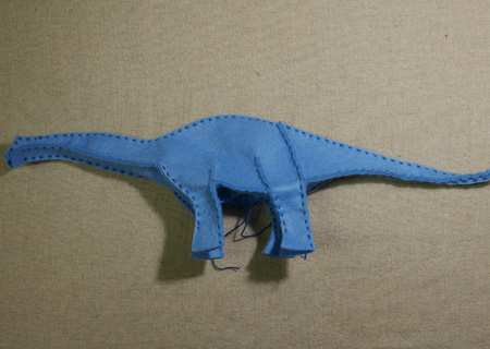 フェルトの恐竜アルゼンチノサウルス２の作り方11