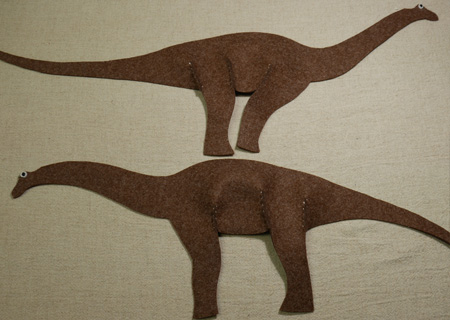 フェルトの恐竜アルゼンチノサウルスSDの作り方03