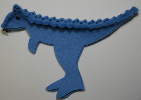 フェルトの恐竜カルノタウルスMの作り方04