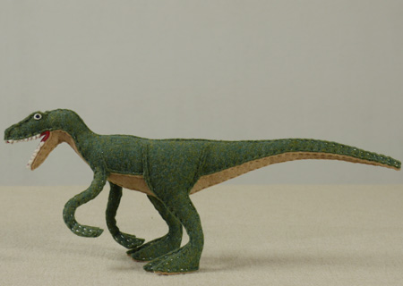フェルトの恐竜ヴェロキラプトルSD_02
