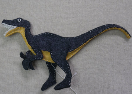 フェルトの恐竜ヴェロキラプトルSD２の作り方11