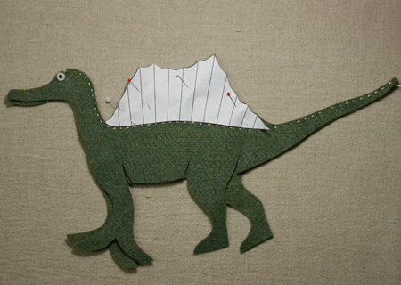 フェルトの恐竜スピノサウルスSDの作り方07