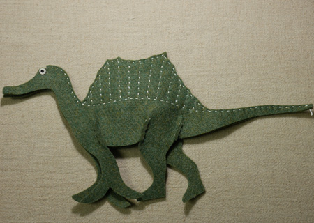 フェルトの恐竜スピノサウルスSDの作り方10