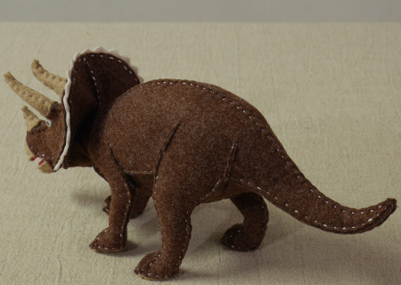 フェルトの恐竜トリケラトプスSD_03